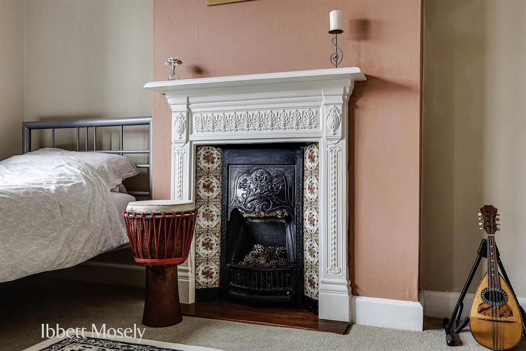 17 Bedroom Fireplace.jpg