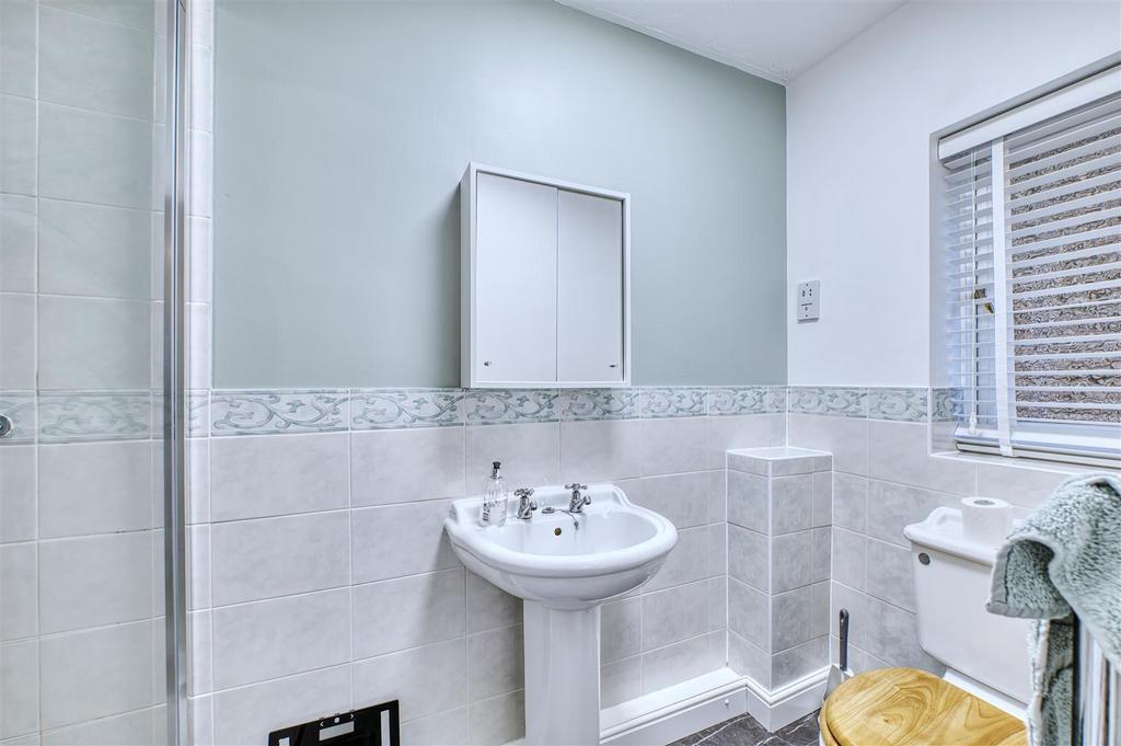 14 WIlkie Close Kettering D78 7707 HDR.jpg