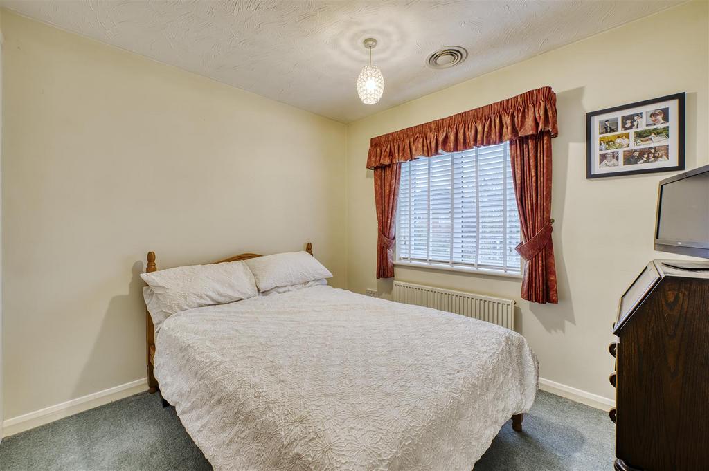 14 WIlkie Close Kettering D78 7727 HDR.jpg