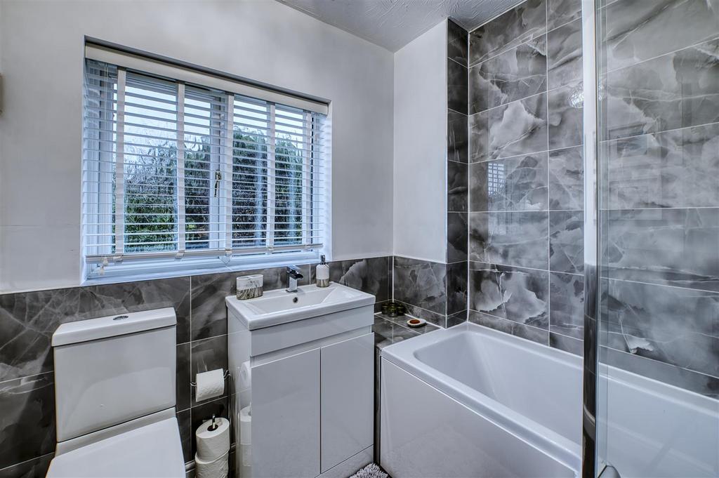 14 WIlkie Close Kettering D78 7722 HDR.jpg