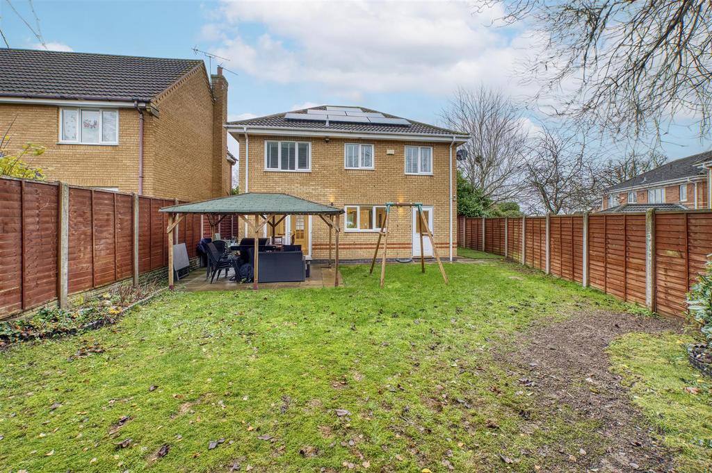 14 WIlkie Close Kettering D78 7747 HDR.jpg