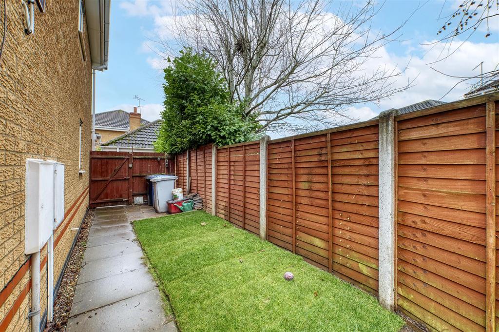 14 WIlkie Close Kettering D78 7737 HDR.jpg