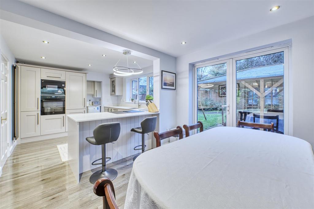14 WIlkie Close Kettering D78 7657 HDR.jpg