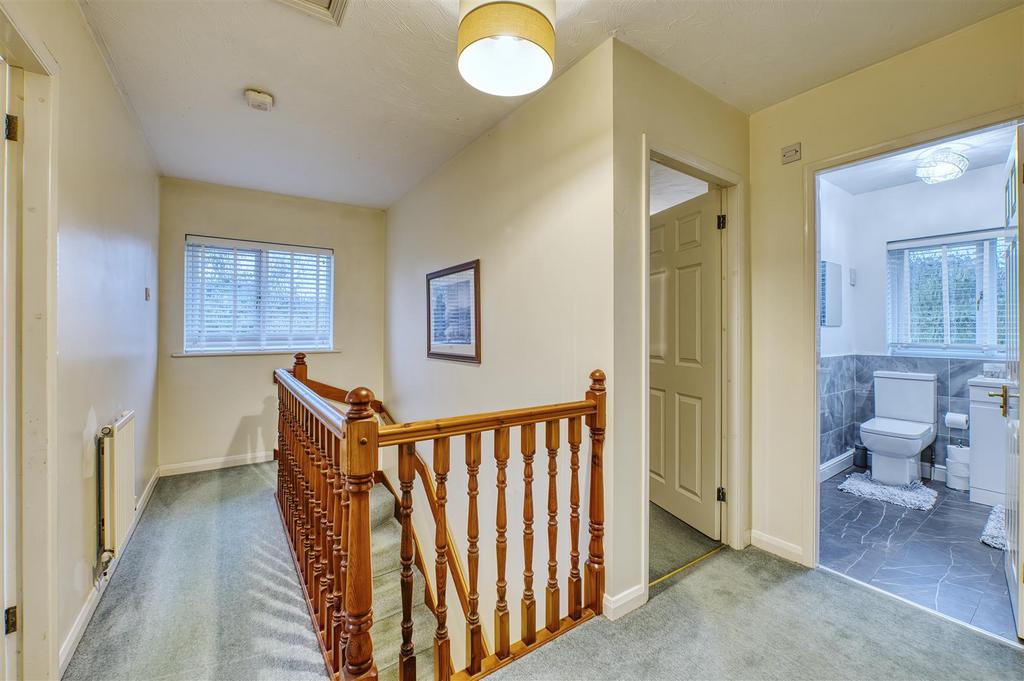 14 WIlkie Close Kettering D78 7697 HDR.jpg