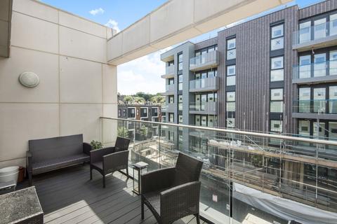 3 bedroom apartment to rent, Hawthorne Crescent Greenwich SE10