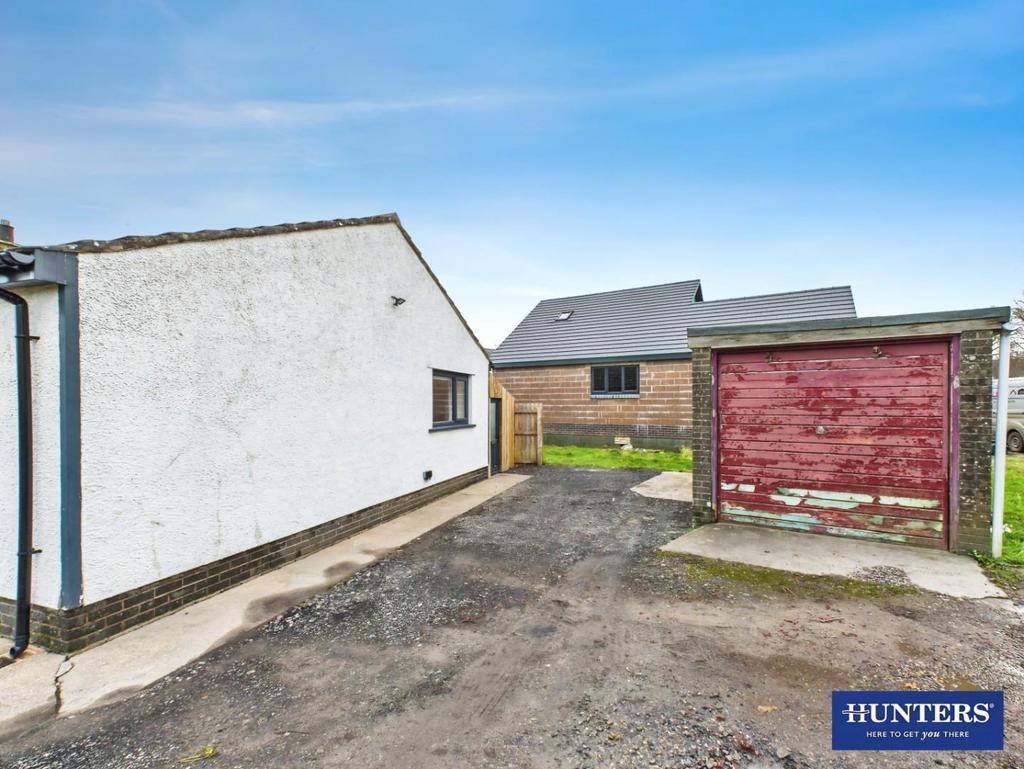 Side Driveway/Garage