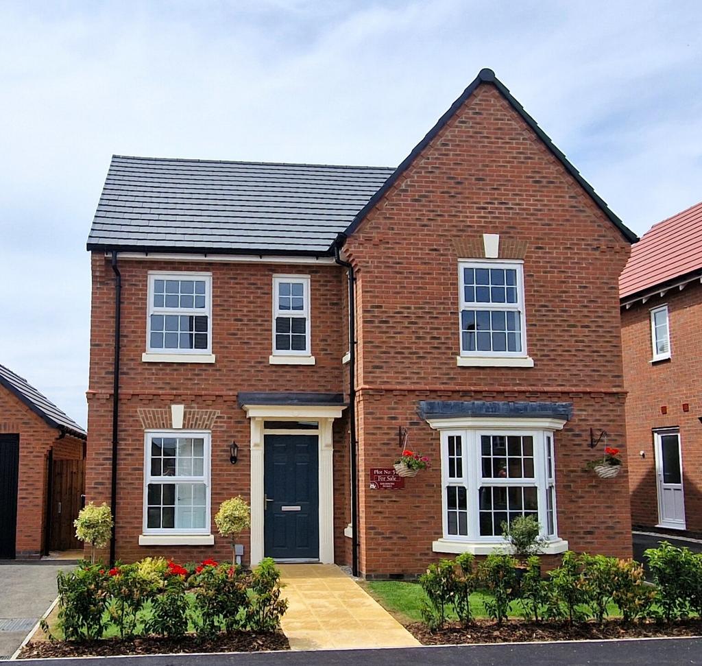 4 bedroom detached house for sale