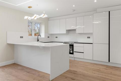 undefined, House 36, Dove Gardens, Dovedale, Ware