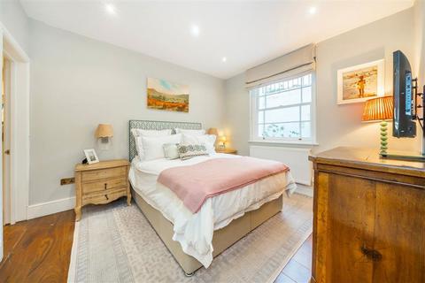 3 bedroom flat for sale, Cumberland Street, London SW1V