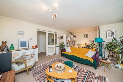 2 bedroom flat to rent, Kew Road, Kew TW9