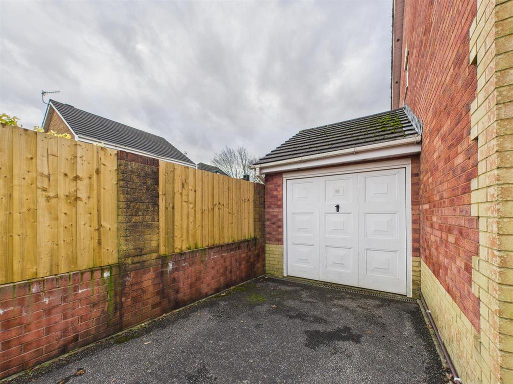 CAM02295 G0-PR0362-STILL018.jpg