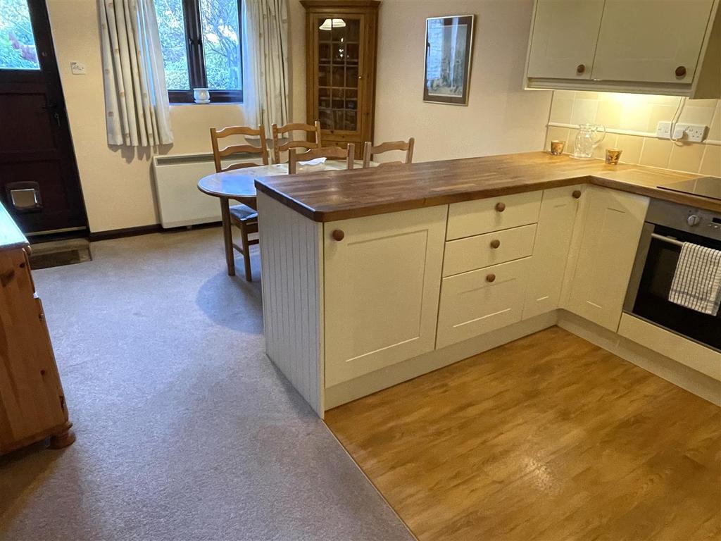 Kitchen alternative angle.JPG