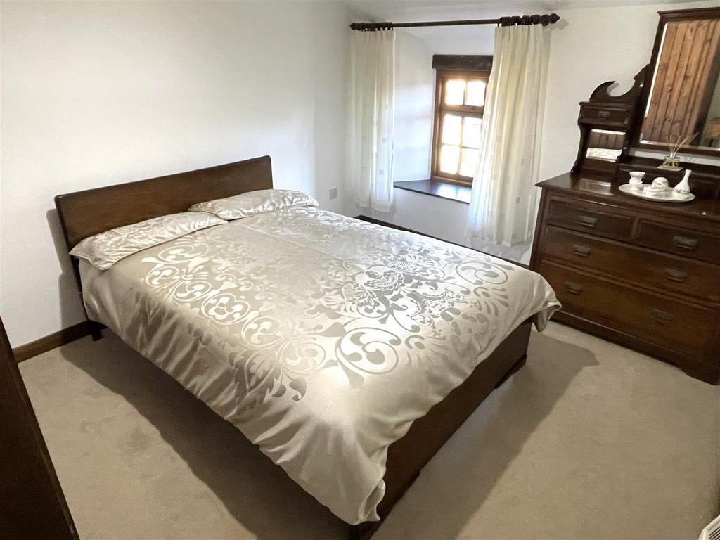 Bed 2.JPG