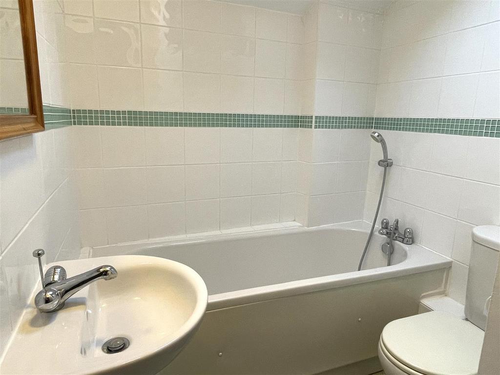 Bathroom.JPG