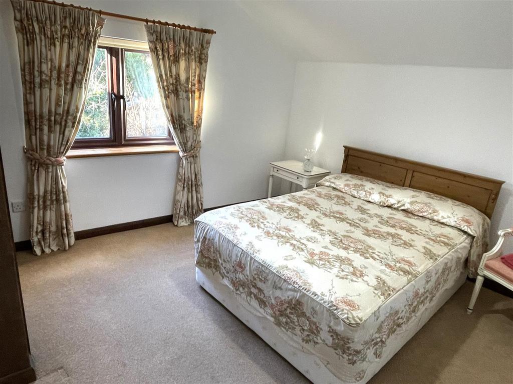 Bed 1.JPG