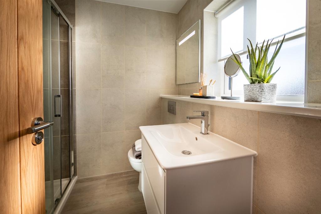 Example En-Suite