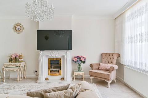 4 bedroom semi-detached house for sale, Calmont Road, Bromley, BR1