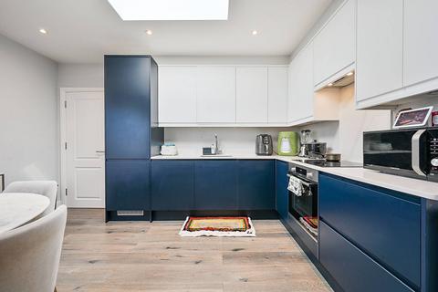 Twyford Avenue, North Ealing, London, W3