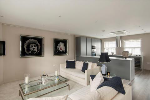 4 bedroom terraced house to rent, Osten Mews, London, SW7