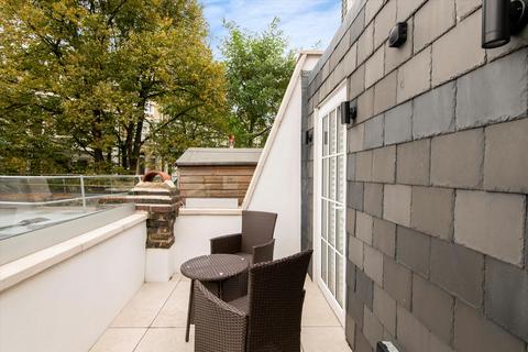 4 bedroom terraced house to rent, Osten Mews, London, SW7