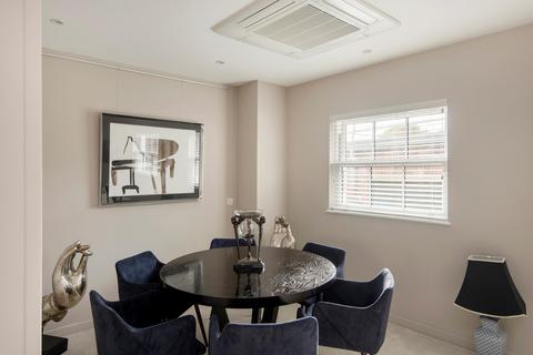 4 bedroom terraced house to rent, Osten Mews, London, SW7