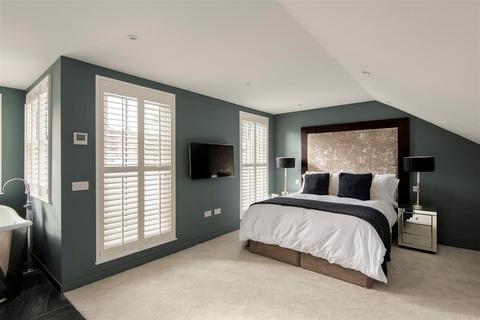 4 bedroom terraced house to rent, Osten Mews, London, SW7