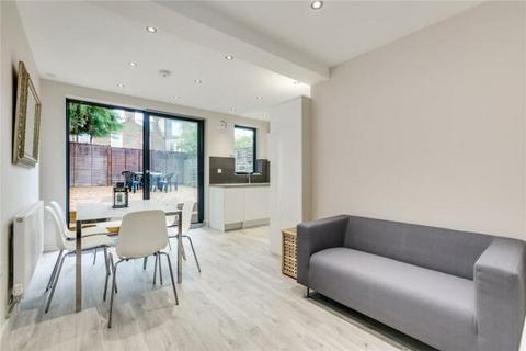 undefined, Cavendish Road, London, SW12