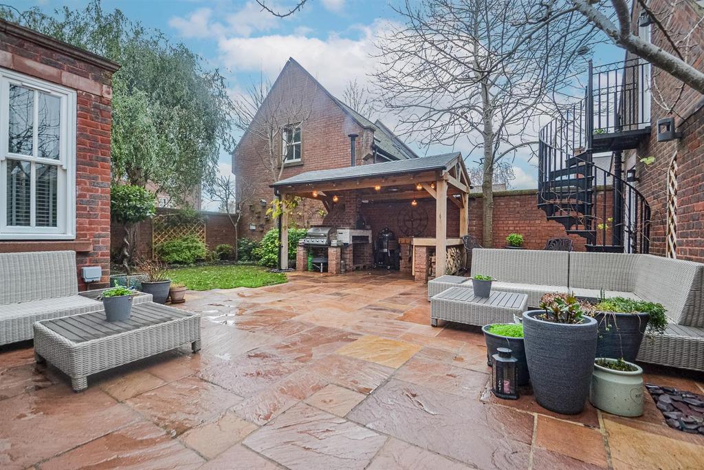 Outside Kitchen & Garden