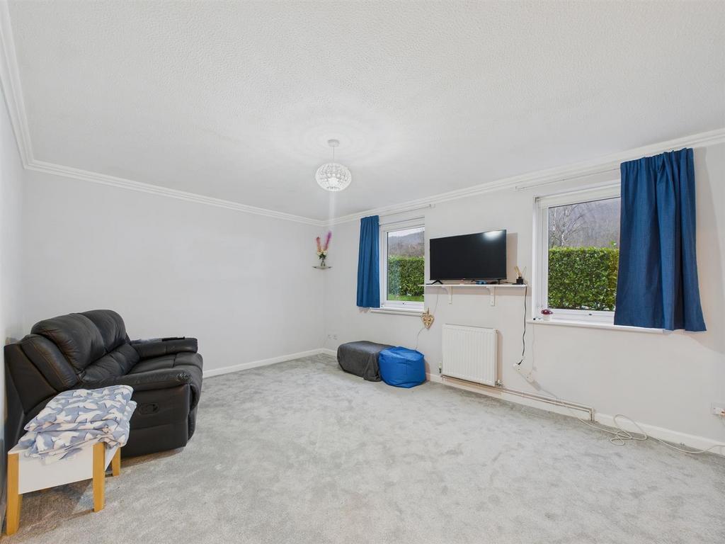 CAM03972 G0-PR0201-STILL007.jpg