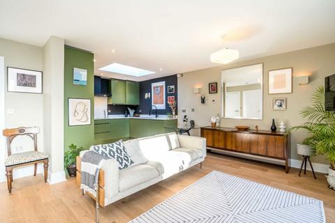 1 bedroom bungalow for sale, Flutemakers Mews, London SW4
