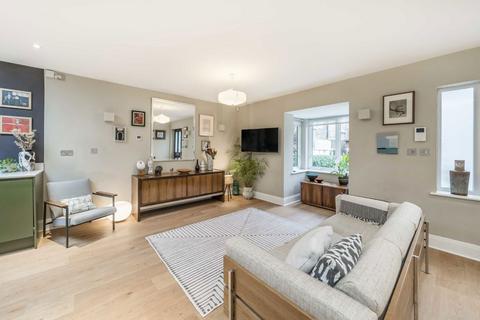 undefined, Flutemakers Mews, London SW4