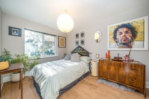 undefined, Flutemakers Mews, London SW4