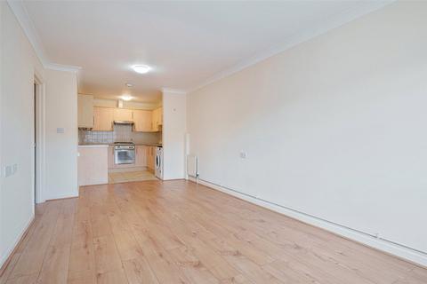 undefined, Cambridge Road, Berkshire RG45