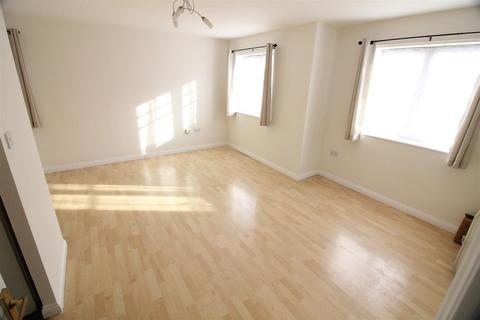 undefined, Warwick Road, West Drayton