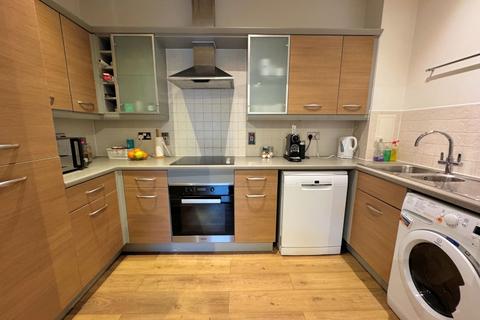 HIGH ROAD, NORTH FINCHLEY, N12