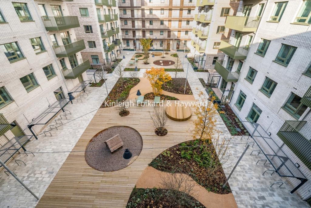 E6e60ecf-b2c6-4e56-8