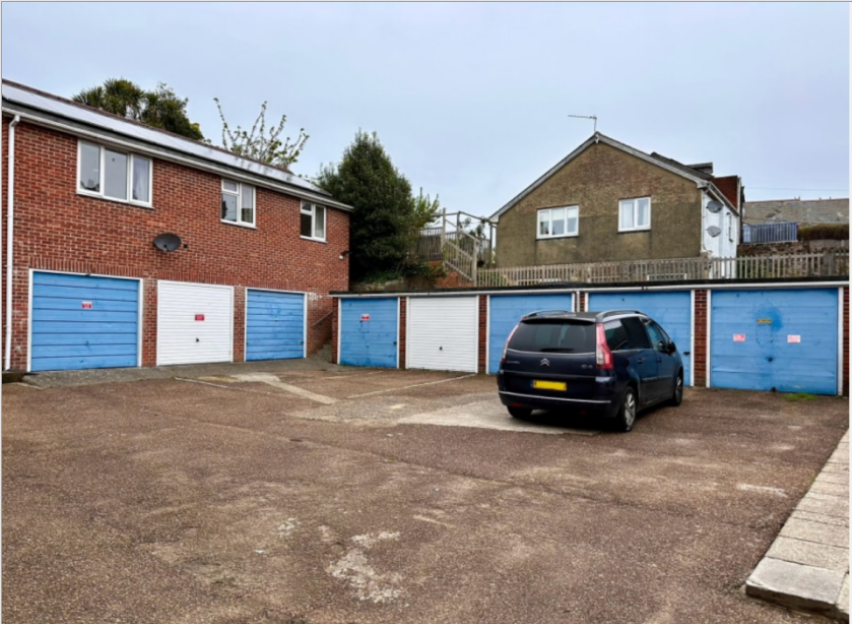 Garage 131