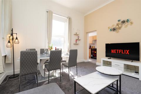 2 bedroom flat to rent, Surrey Road, Bournemouth