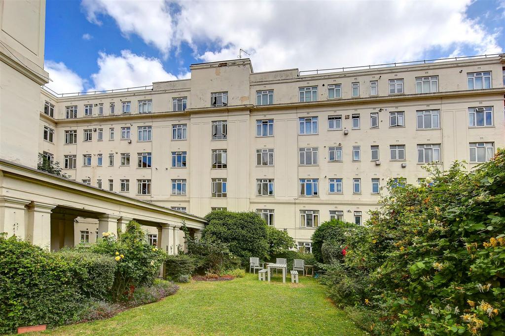 Exterior 1.jpg