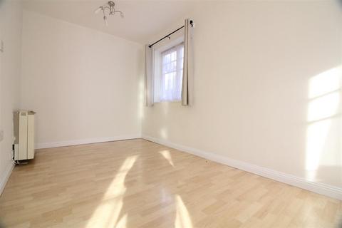 undefined, Warwick Road, West Drayton