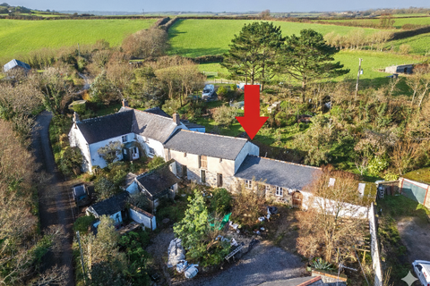 undefined, The Grooms Flat & Farriers Den, Treglossick, St. Keverne, Helston, Cornwall TR12 6PS