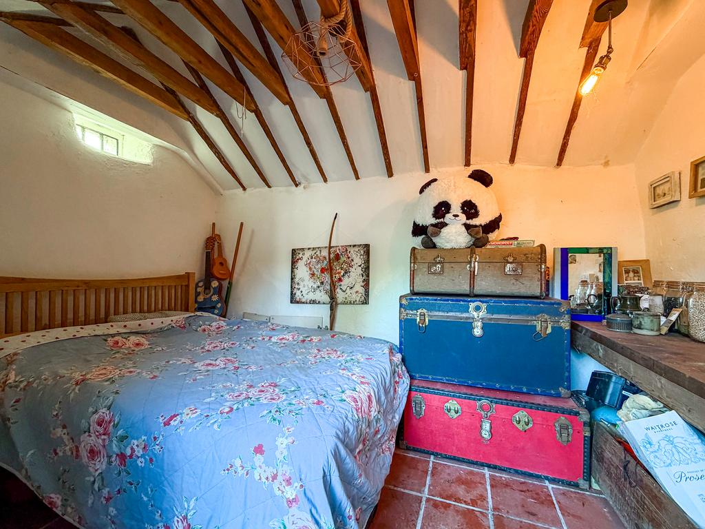 IMG 1956 T202512101737.jpg