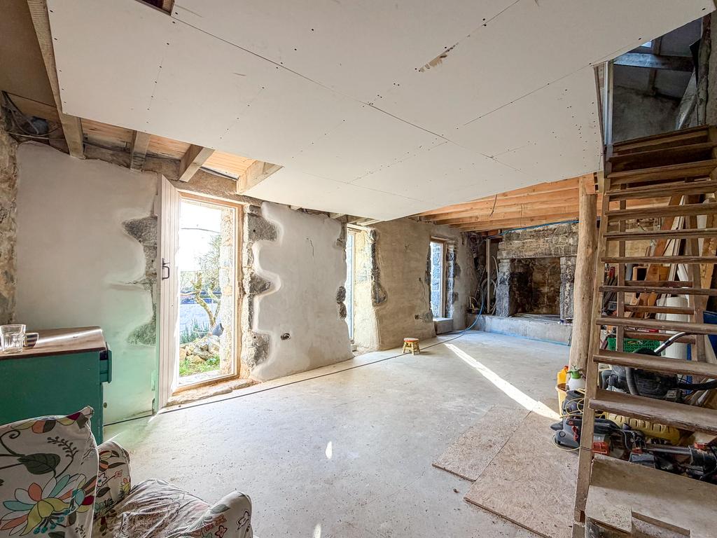 IMG 1942 T202512101721.jpg