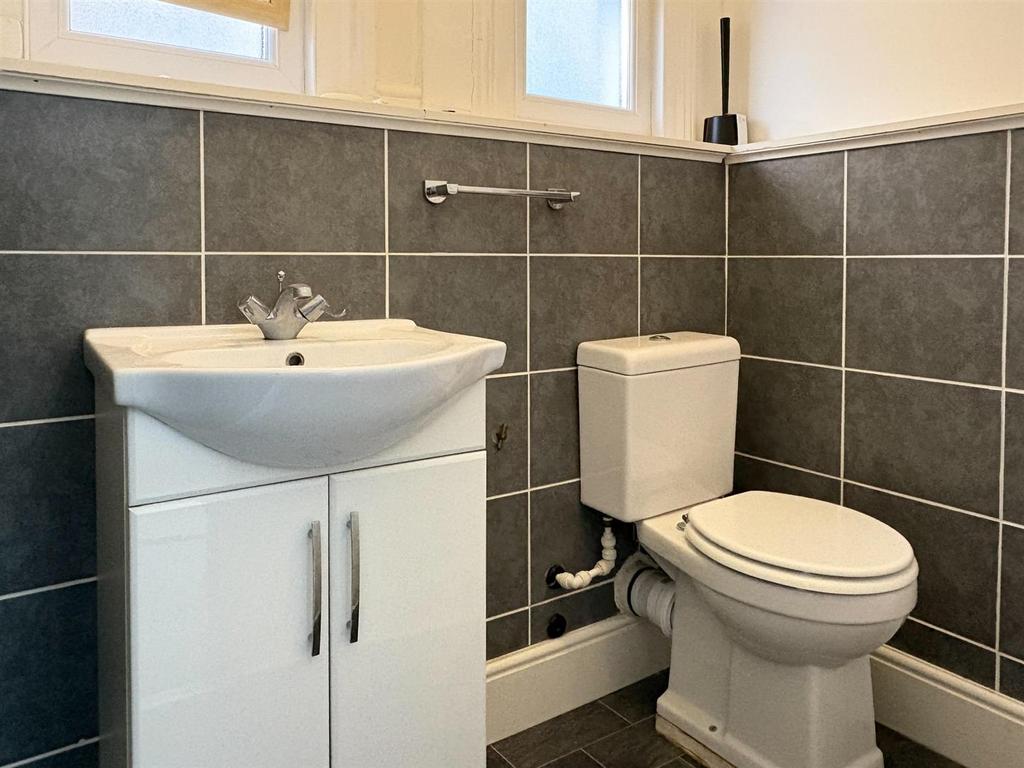 6937fd5d514b67b452a21fa3 b15cd72d9a984b5ab25e4c7dd