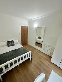 4 bedroom flat share to rent, Lanark Square, London E14