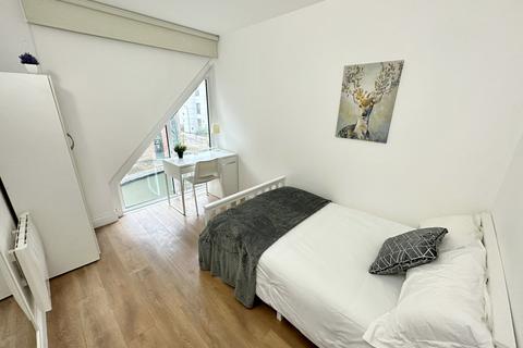4 bedroom flat share to rent, Lanark Square, London E14