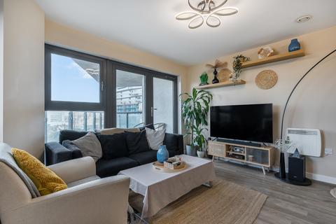 2 bedroom flat for sale, Guildford Road, Surrey GU22