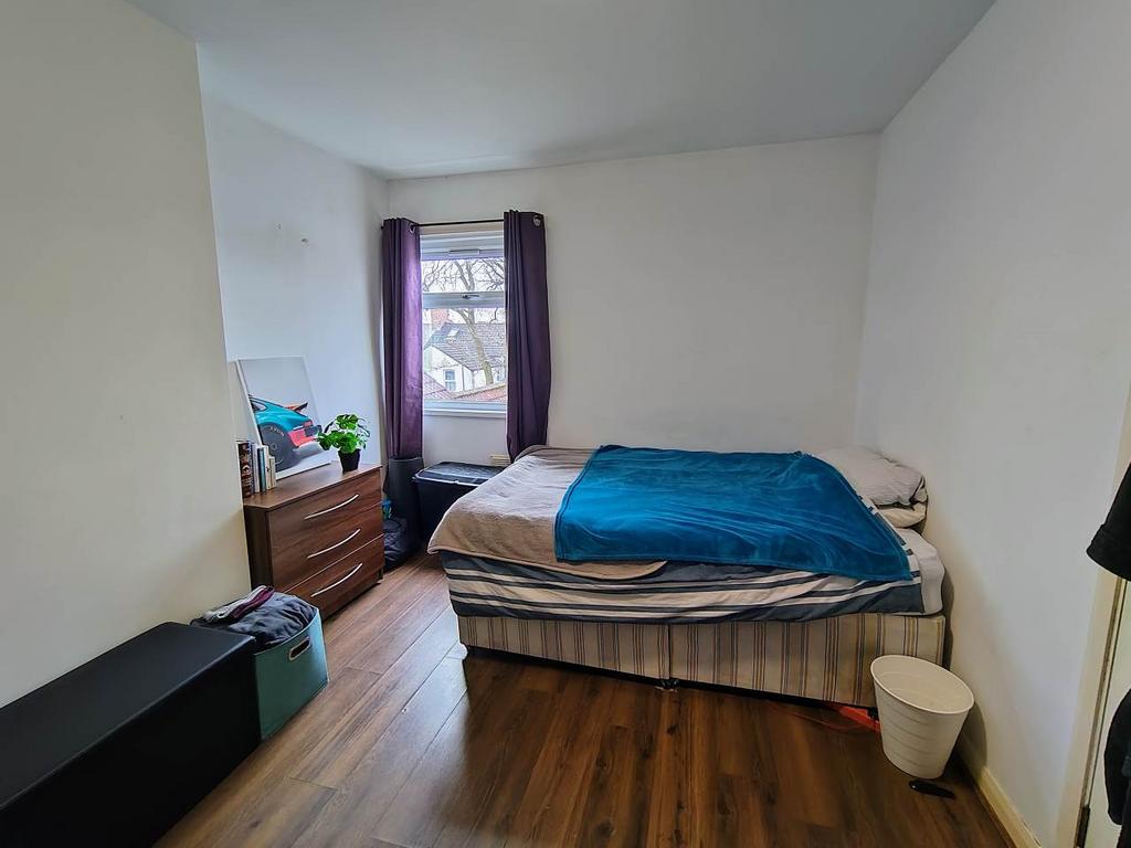 Bedroom 2 (1)