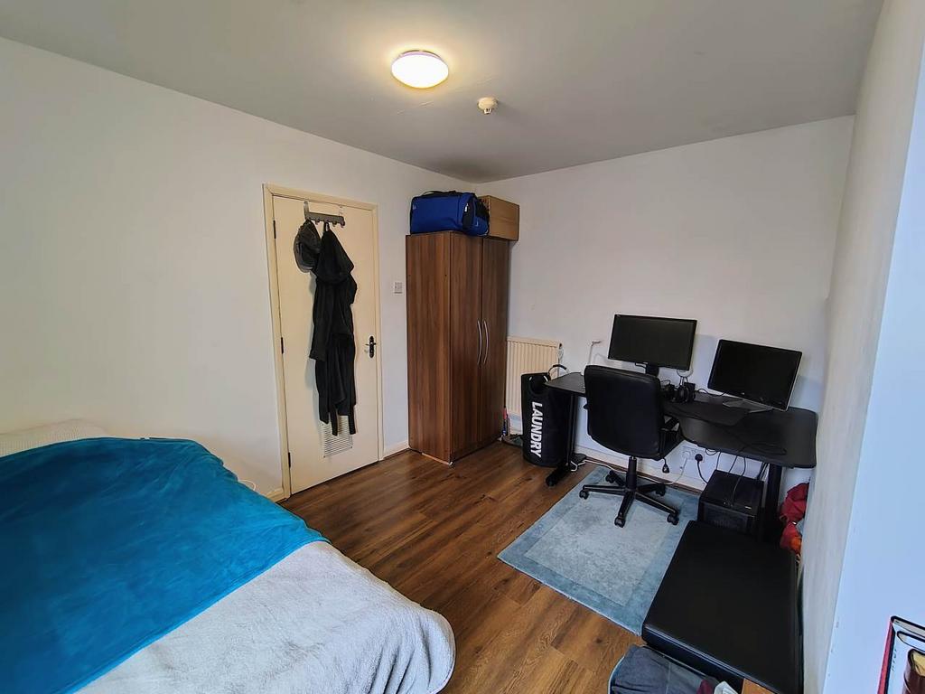 Bedroom 2 (2)
