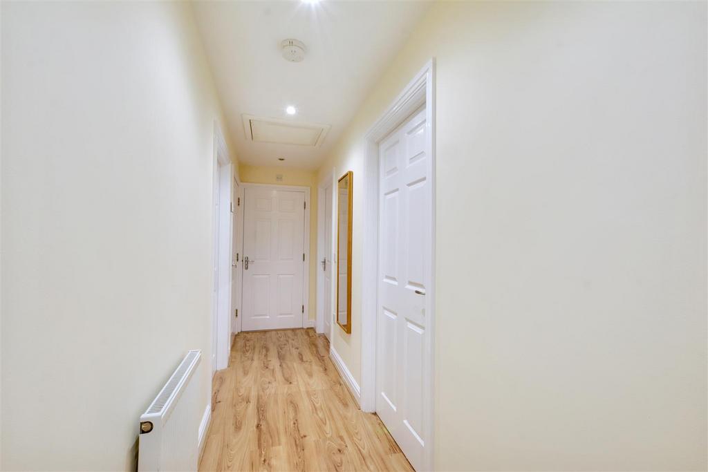 Hallway 1.jpeg